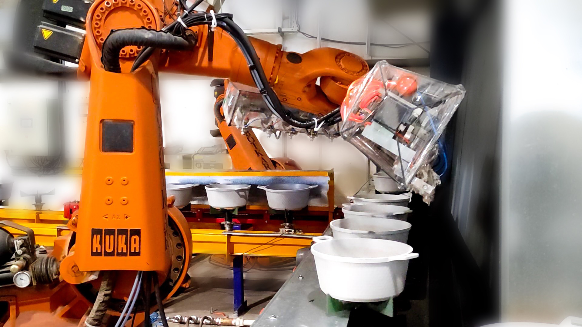 خط تولید پاشش رنگ و مواد رباتیک-ظروف آشپزخانه