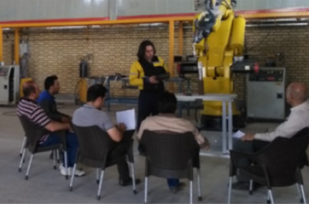 ثبت نام و برگزاری دوره های آموزشی رباتیک صنعتی (مقدماتی و پیشرفته) و دوره های آموزشی نرم افزارهای طراحی صنعتی در آموزشگاه شرکت ربات کار با ارائه مدرک معتبر.
